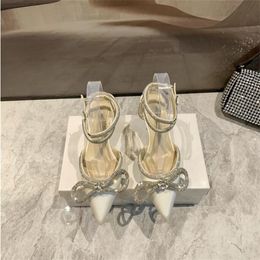 Chaussures habillées de créateur Mode luxe Satin Baotou Sequin Strass Brillant Arc Femmes Sandales Banquet De Mariage Professionnel 6cm 8cm Talons Hauts
