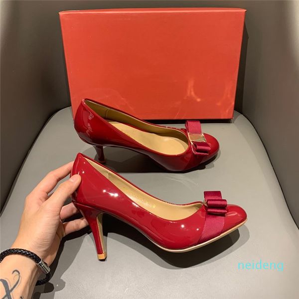 Designer Chaussures Habillées Dames Talons Hauts Bout Rond 100% Cuir Sandales Plates Arc Décorer Stilettos Fête De Mariage Ensemble De Bouche Chaussure Ballet 888