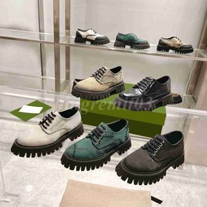 Chaussures habillées de créateurs Femmes Mocassins en cuir Chaussures en toile Plate-forme Chunky B Baskets Semelle en caoutchouc Style collégial Lady Baskets à tête coquillage