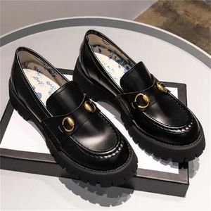 Designer Dress Shoes Dames Lederen Lug Sole Loafer Classic Black Lederen schoenen Goud geborduurde bij op de achterste luxe modeschoen