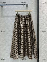 vestido de diseñador Vestidos de diseño con cordón en la cintura de verano para mujer Talla S-L alta calidad Falda plisada de talle alto May24