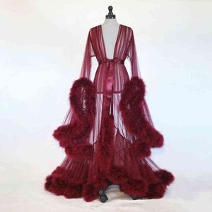 Robe de créateur Mode féminine Médiévale Vintage Robes de mariée semi-transparentes Robe de mariée en plumes Tulle Fantasy Furry Edge Robe de fée 1X95D
