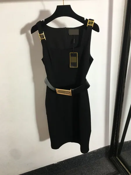 Vestido de diseñador Luxury Sexy Metal Housche de metal 2024 Nuevo sexo Patrón negro Patrón de tejido Banda elástica de honda elástica