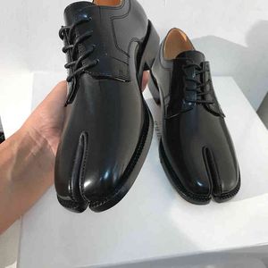 Designer robes chaussures en cuir chaussures de mariage divisé chaussures pointues chaussures classiques femme dame chaussure décontractée hommes habille des mots de glissade 220613