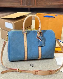 Designer plunjezakken Dames Crossbody Tassen 2024 Nieuwe Heren Cross Body Reizen Mode Item Denim Blauw Outdoor Packs Klassieke Kussentas Handtassen Bakken