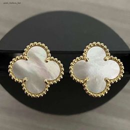 Boucles d'oreilles design trèfle à quatre feuilles boucles d'oreilles de luxe plaqué or spécial couleur argent bijoux à la mode pour femmes boucles d'oreilles doux cadeau d'anniversaire multicolore
