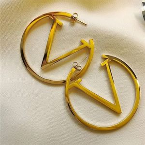 Diseñador Pendiente Carta Aro Pendientes Pendientes Círculo grande para mujer diseñador de joyas Diseñador de pendientes de lujo para mujer pendientes de oro Accesorios de moda Regalo