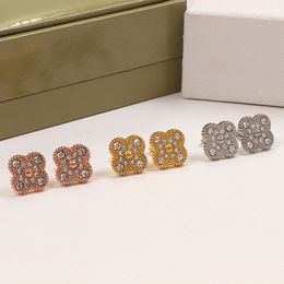 Designer oorrang vintage vier blad klaver charme stud oorbellen klassiek 18k rose goud titanium stalen oorbellen ontwerper klaver studs oorbellen ontwerper voor vrouwen