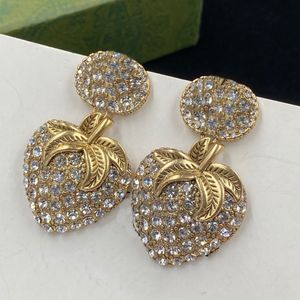 Designer boucles d'oreilles pendantes pour femme fraise diamant forme boucle d'oreille haute qualité en laiton mode bijoux approvisionnement