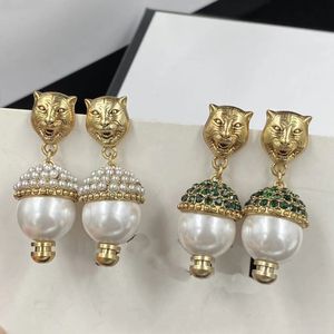 Designer oorbellen bungelt voor vrouw witte groene diamantvorm oorbel hoogwaardige messing mode sieraden