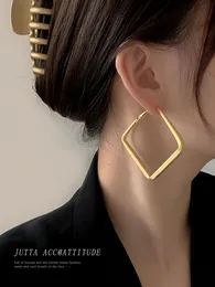 Designer oorbellen diamantvormige vierkante oorbellen laten vrouwen er slanker uitzien, coole en stijlvolle oorbellen Oorbellen van middelbare leeftijd met grote oorbellen zijn trendy