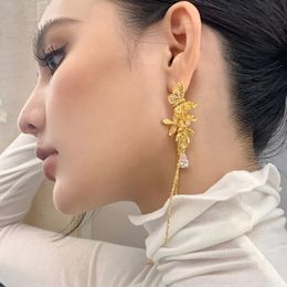Boucles d'oreilles design pour femmes papillon fleur chaîne gland boucles d'oreilles avec boîte mode couleur or pour fête mariages bijoux