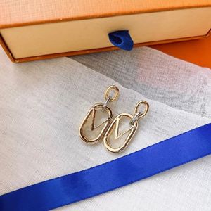 Boucles d'oreilles de créateurs pour femmes, boucles d'oreilles de luxe en or, nouvelle mode, boucles d'oreilles en V, bijoux élégants, diamètre en acier titane 925, argent chaud