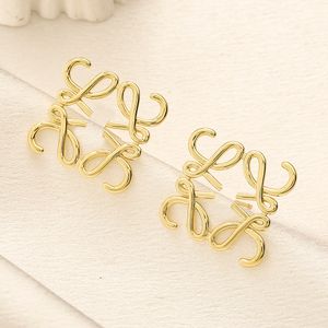 Boucles d'oreilles de luxe Femmes Mode Boucles d'oreilles Designer Vintage Marque Lettre Goujons Haut de gamme Cuivre Matériel Engagement Boucle D'oreille Boucle Goutte Pour Dame En Gros