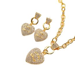 Designer oorbellen ketting sieraden set hart liefde oorbellen ontwerper hanger ketting merk logo sieraden ketting 18k gouden stekstamp oorbellen meisje romantisch cadeau