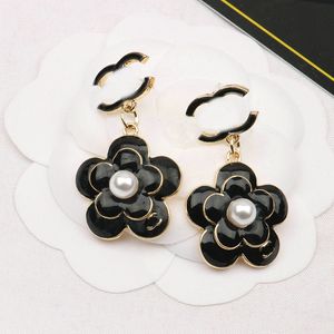 Boucles d'oreilles de créateurs Stud Brand Letter Flower Pearl Oreing Mouring Mariding Party Gift Bijoux Accessoires mixtes Style