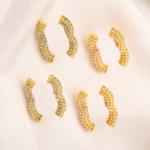 Designer oorbellen Womens Brand Letter Gold roestvrijstalen stekel druppel beroemde vrouwelijke ontwerpers Rhinestone Pearl Earring Wedding Party Joodlry oordop