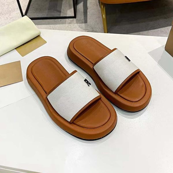 Zapatillas bordadas de diseñador, zapatillas de malla de cuero para hombres y mujeres, sandalias de plataforma deslizantes de celosía, chanclas planas de goma marrón