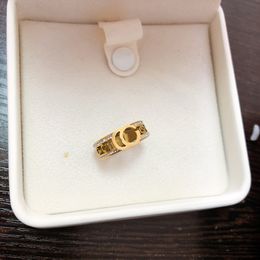 Designer Engagement Love Gift Ring Bague en plaqué or 18 carats avec logo de la marque Bague en cuir à motif classique Conçu pour les femmes Bijoux de fête de voyage Imperméable à l'eau