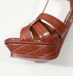 Designer-er Plate-forme Sandales Femmes Chaussures T-strap Sexy Talons Hauts Sandales Lady Chaussures Pompes En Cuir Original