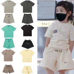 Diseñador ESS Conjuntos de ropa para bebés Niños Niños Niñas Ropa Verano Camisetas de lujo Pantalones cortos Chándal Niños Trajes juveniles Camisa de manga corta