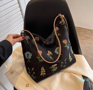 Designer-sacs de soirée sac à bandoulière grande capacité femme 2023 à la mode style occidental tout match sac à main mode fourre-tout concepteur