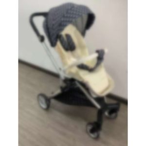 Concepteur Extravagant bébé poussette soyez enceinte poussette de sécurité Car système de voyage portable simple poussette d'anniversaire maman matériau de haute qualité élastique unique