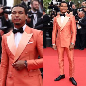 Designer Fashion Celebrity Mens Customized Wedding Tuxedos Candy Color Slim Fit Runway Bruidy Wear Dinner Prom Party Blazer 2 stuks