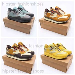 Designer de mode classique Traviss co-marque Scottliness chaussures Casual hommes femmes chaussures de basket-ball de course en plein air baroque marron kaki marron blé baskets de luxe