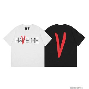 Vêtements de mode de créateurs T-shirts de luxe T-shirts V Tops Lone Manches courtes Polyvalent Saint Valentin Limited Love Scratchprint Graffiti Big V Unisexe Couple T-shirt