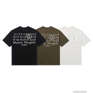 Diseñador Ropa de moda Camisetas de lujo Camisetas Mm6 Magilla Estilo Cuatro esquinas Costura Bordado Letra Impresión Suelta High Street Casual Manga corta Camiseta Hombres