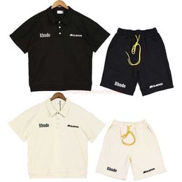 Roupas da moda de grife camisetas Rhude x Mclaren Co Branded Shorts Verão High Street Bordados Caimento Solto Capris Esportes Trendy Conjunto de Duas Peças Algodão Streetwear T