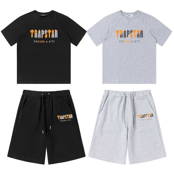 Designer Fashion Clothing Tees Tshirt Trendy Trapstar Orange Gris Serviette Broderie Été Lâche Décontracté Hommes Femmes T-shirt À Manches Courtes Ensemble De Shorts À vendre