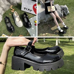 Designermode Geklede schoenen Slingback hoge hakken Vetersandalen Halfhoge hak Zwart mesh met sprankelende kristallen Printschoenen Rubberen leren enkelbandje Damessandaal GAI