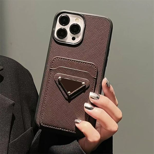 Étuis de téléphone en cuir de mode de concepteur pour iPhone 15 Pro Max 14 13 12 11 L lettre marron jaune noir couverture arrière de luxe coque mobile étui de protection complet avec étui à fente pour carte