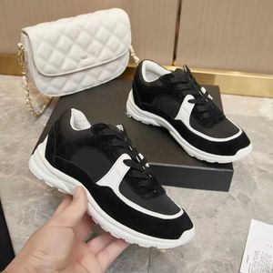 Designer Fashion Luxury Channel Sneaker Black and White Panda Chaussures Muffin décontracté Muffin épais semets basse chaussures Patchwork Leisure Shoe Print Sneakers01