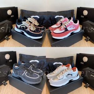 Chaîne de créateurs de mode Chaîne de luxe Sneaker Chaussures Panda noires et blanches Muffin décontracté Semelles épaisses Chaussures à plate-forme basse Hommes et femmes Gym en plein air