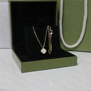 Designer Fashion Mini Necklace for Women, Pendant Elegant Gold Temperamental Fritillaria en Clover Design in with Color 4 Options