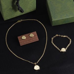 Colliers de mode de créateur Bracelet de luxe lettre boucle d'oreille femmes hommes ensemble de bijoux pour femmes mariage Vintage bijoux cadeau de fête