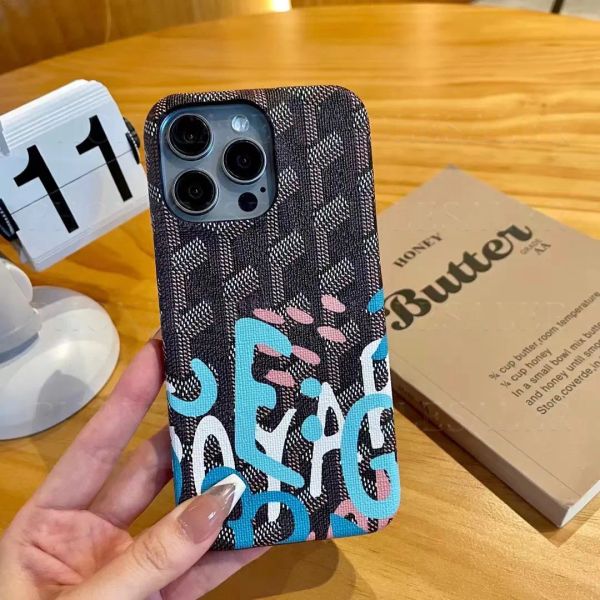 Cajones de teléfono de moda de diseñador para iPhone 15 14 Pro Max 13 12 11 XSMAX XS más Graffiti de cuero de lujo Cajas de teléfono para hombres