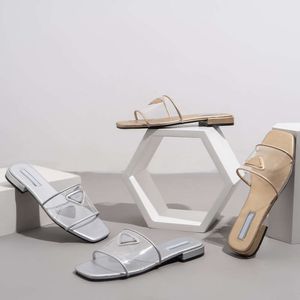 Designer Fashion Slippers Luxury Triangle Top Quality One Word Sangle transparente Sandales inférieures plates pour les pantoufles d'usure externe pour femmes