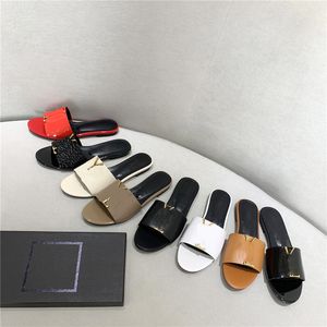 Designer mode pantoufles femmes sandales confort pantoufle luxe lettre Logo décoratif pantoufle plat plage sandale