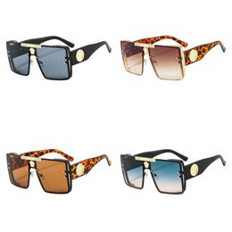 Diseñador de moda gafas de sol hombres sombras al aire libre gafas de sol para mujeres que conducen gafas de sol vintage modernas polarizadas occhiali da sole classic hg107 H4