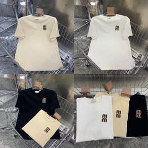 Diseñadora Camiseta de moda para mujeres Camisa de tejer de punto redondo de algodón de alta calidad Bordado versátiles Versátiles de manga corta de manga corta Mujeres Tops de verano