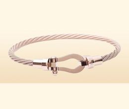 Diseñador Fereds Mujer Bracele T Horseshoe Magnet Hebilla Pulsera de acero inoxidable Titanio Joyería de oro Rose Simple6205971