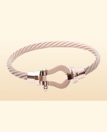 Diseñador FEDERS Mujer Bracele T Horseshoe Magnet Hebilla Pulsera de acero inoxidable Titanio Joyería de oro rosa simple 2817343