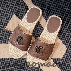 Diseñador Fishermans zapatillas Hombre Mujer diapositivas Sandalias de verano Tobogán de playa Plataforma plana Baño de damas Zapatos para el hogar Chanclas Zapatillas marrones a rayas