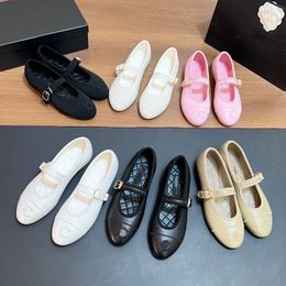 Designer Flat Ballet chaussures talons Mary Jane Single Shoes Woman Ballets Classic Real Cuir Round Robe Robe Top Quality Talle Casual Locs Shoe Multiple Couleur