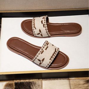 Designer platte sandalen luxe slippers dames borduur sandaal mode flip flop brief slipper voor dames zomer strand glijbaan dames lage hak schoenen