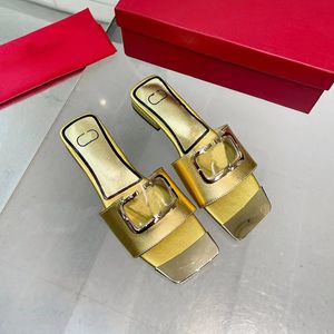 Designer slippers pantoffels met dikke hak voor luxe damessandalen platform zomerschoenen